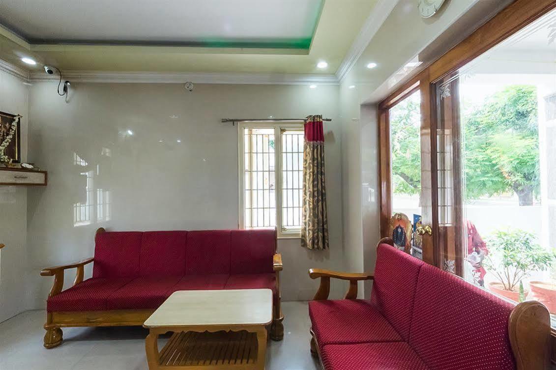 Kvr Deluxe Residency Villa Tirupati Eksteriør bilde